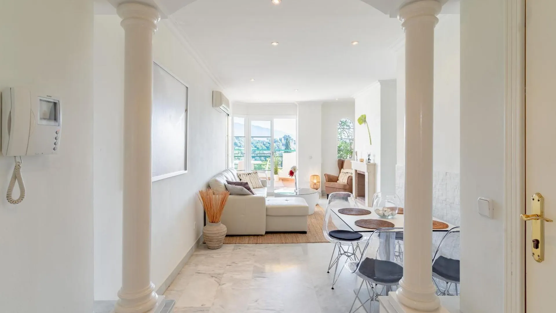 Modern 2-Bedroom Apartment With Stunning Views Marbella