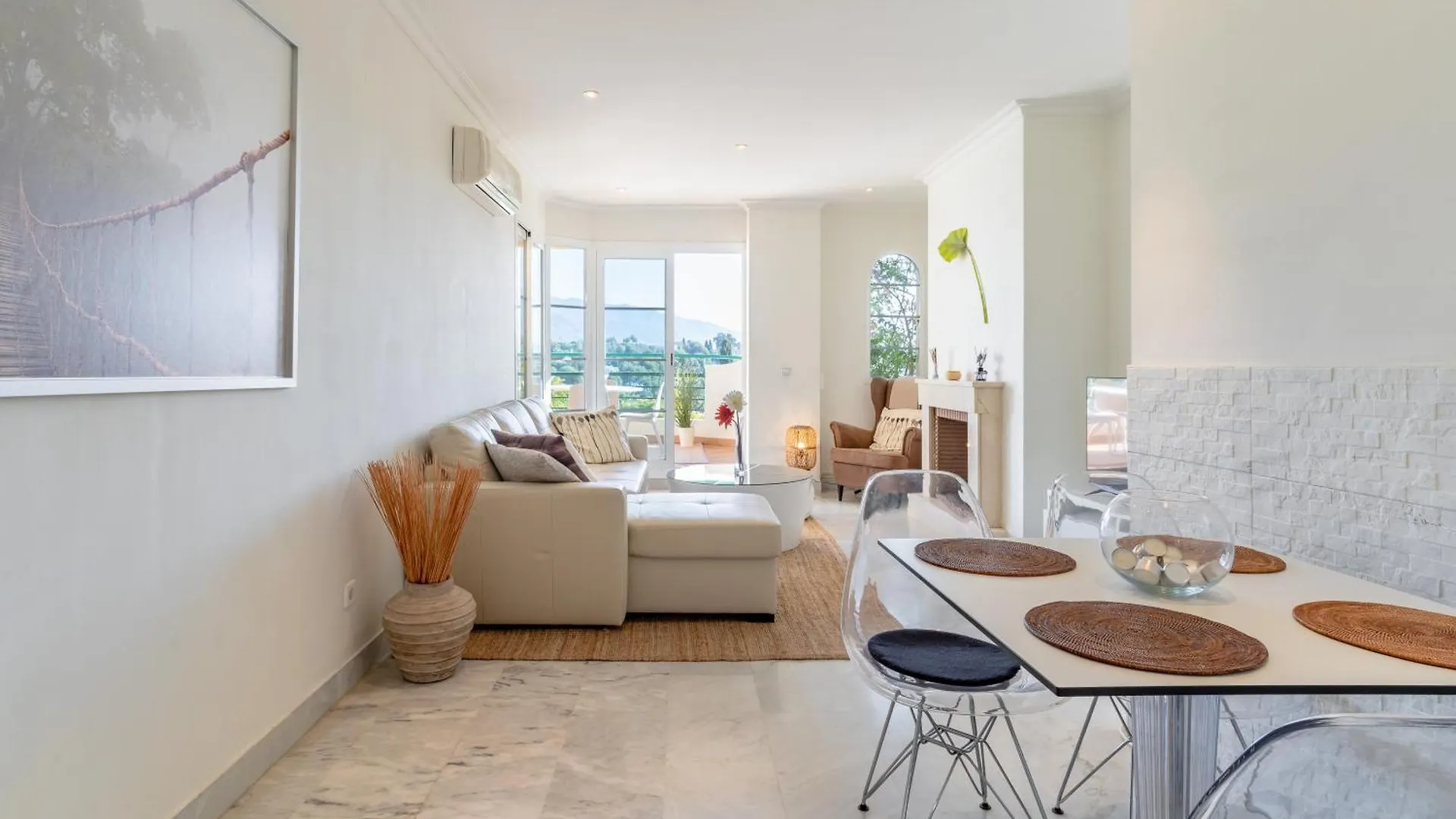 Modern 2-Bedroom Apartment With Stunning Views Marbella