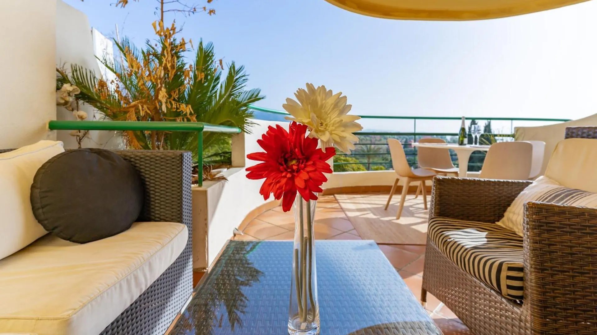 Modern 2-Bedroom Apartment With Stunning Views Marbella