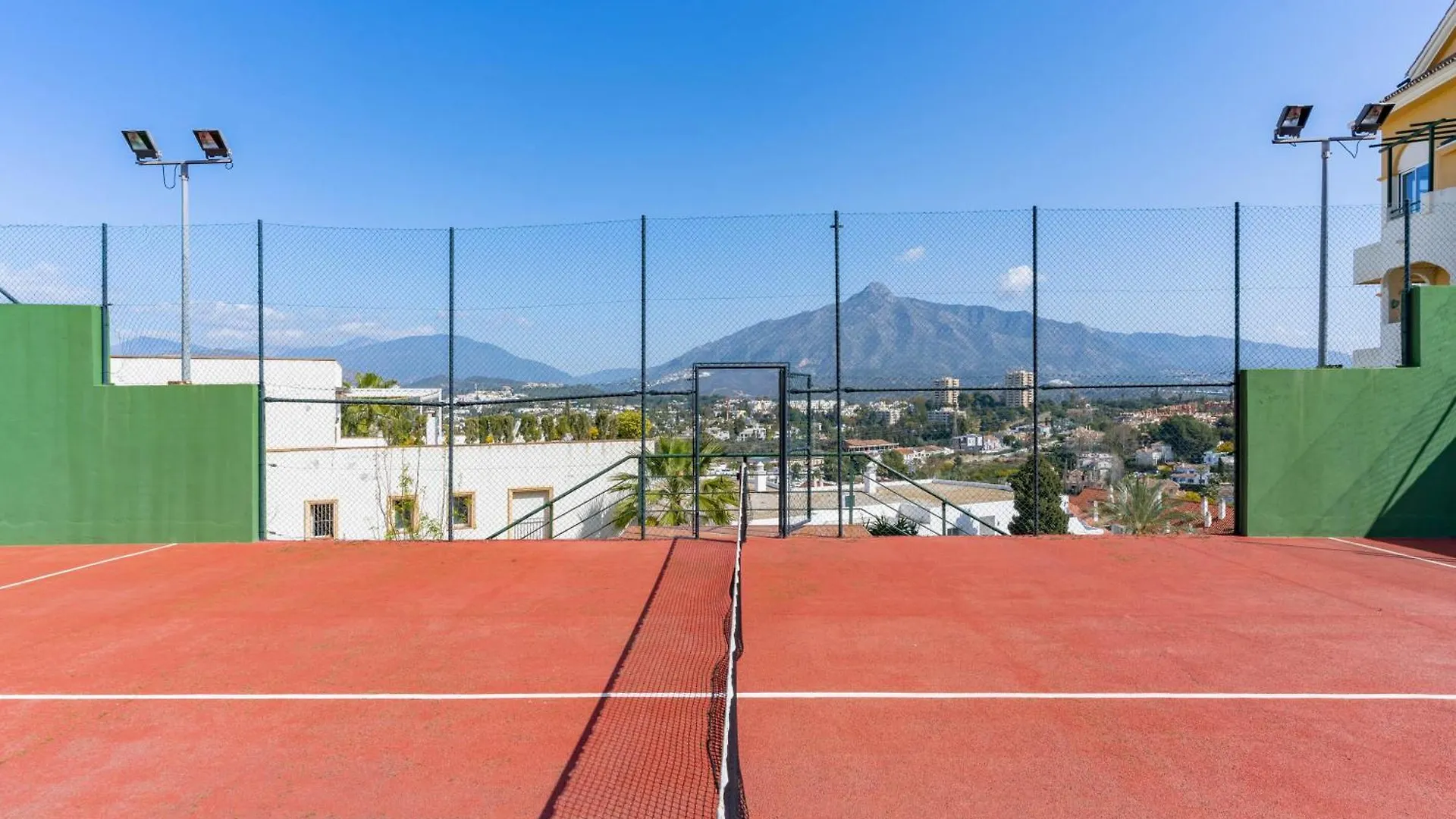 Modern 2-Bedroom Apartment With Stunning Views Marbella