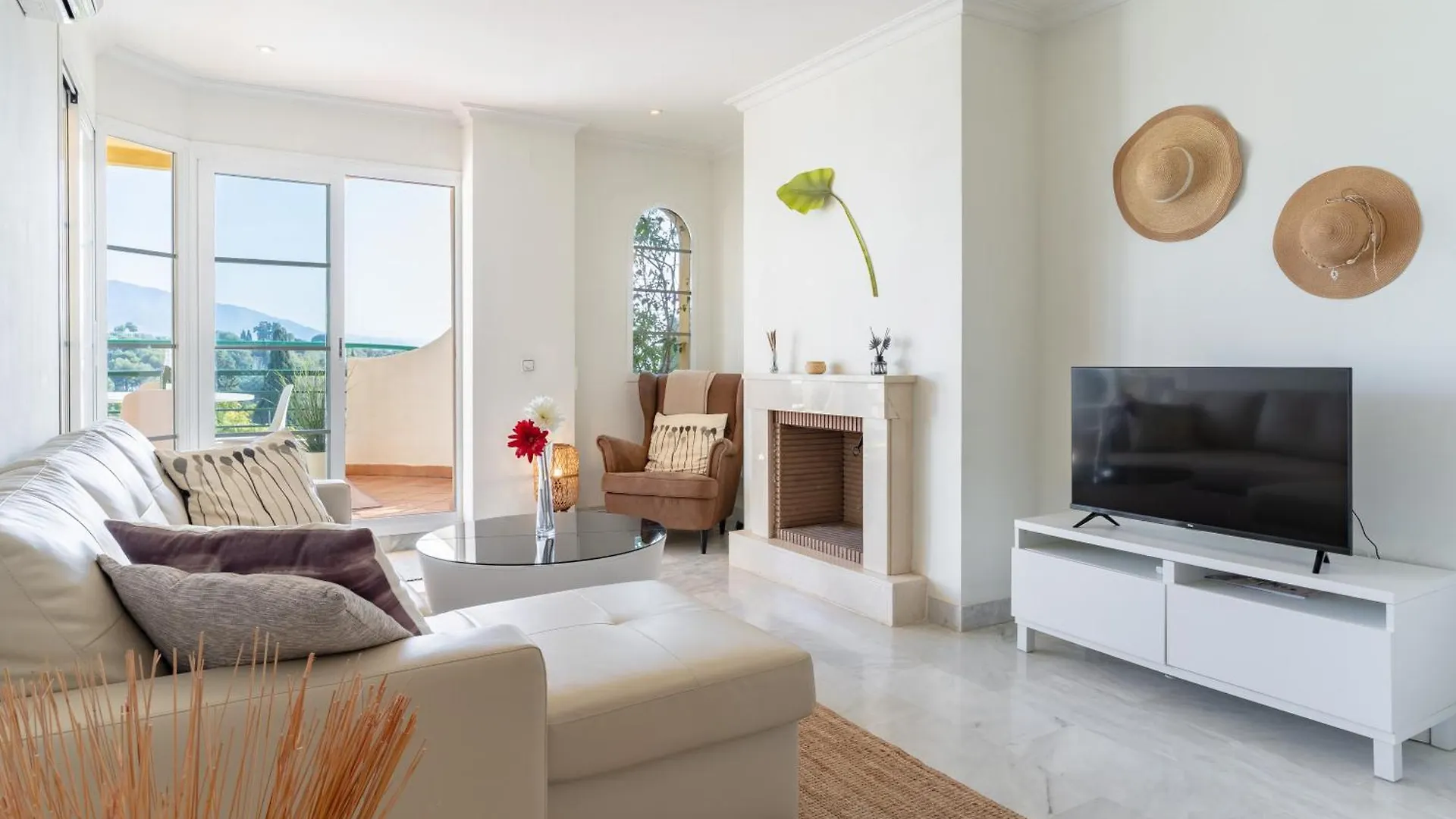 Modern 2-Bedroom Apartment With Stunning Views Marbella