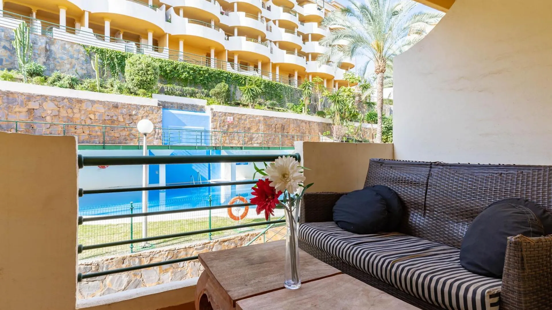 Modern 2-Bedroom Apartment With Stunning Views Marbella