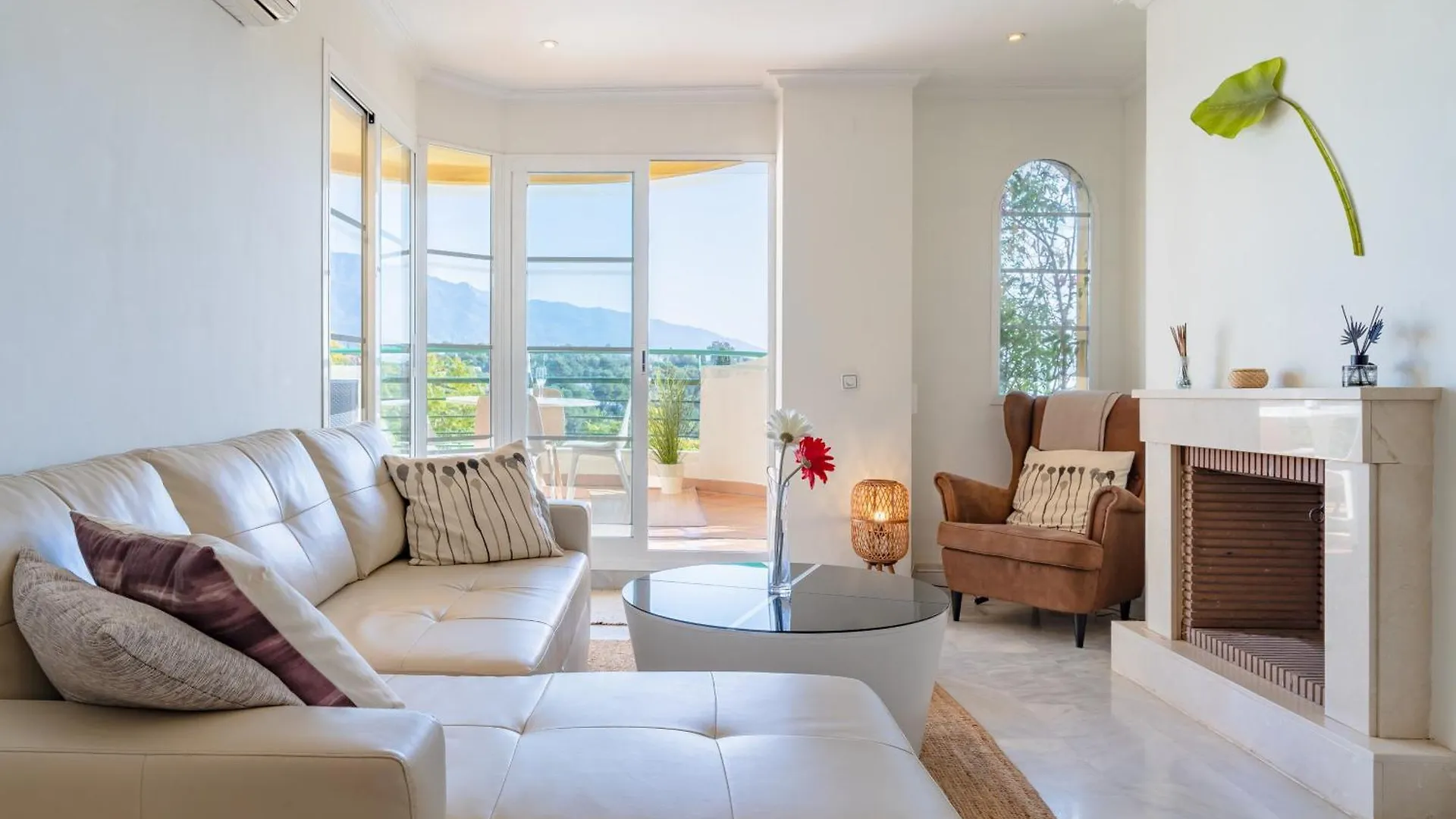 Modern 2-Bedroom Apartment With Stunning Views Marbella